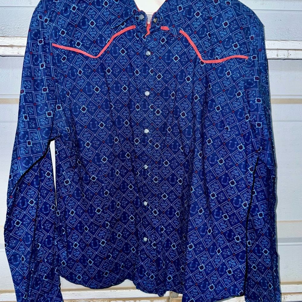Wrangler Blue and Red Patterned Button-Down Shirt